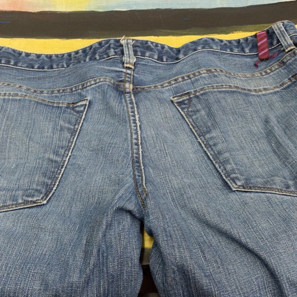 Mossimo Mens Jeans Perfect denim blue and worn to fit like a glove. Size 34 x 34 - Picture 4 of 7